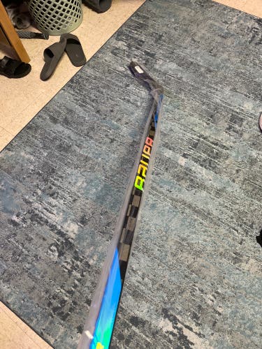 Senior Left Hand P28 Nexus Sync Hockey Stick