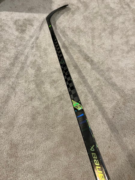 Bauer AG5NT Hockey Stick - Senior