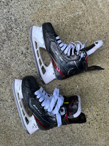 Bauer Vapor X Shift Pro Hockey Skates Size 3.5 EE