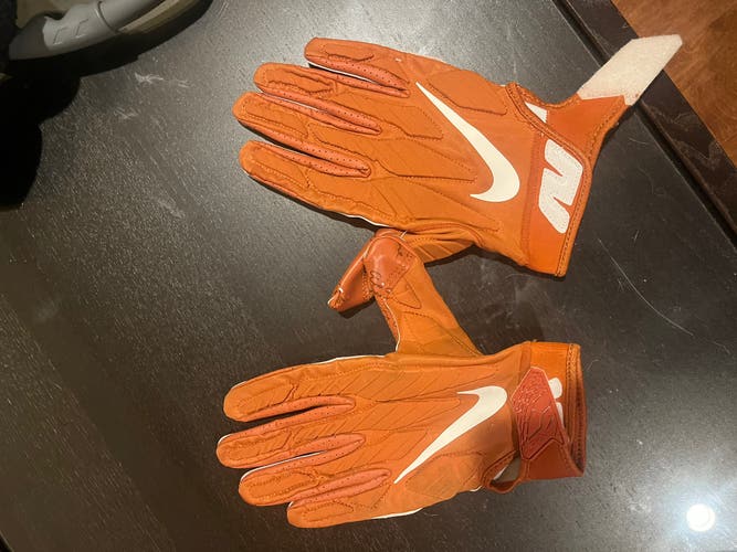 University of Texas Game worn Gloves