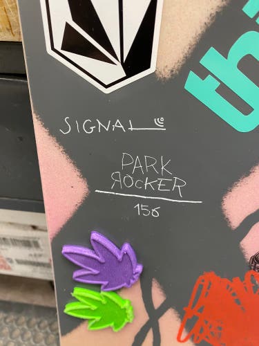 Men's   Without Bindings Medium Flex True Twin Snowboard