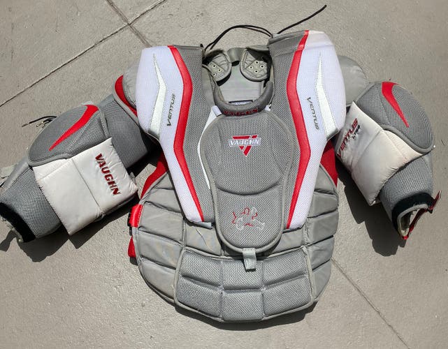 Used Large Vaughn  Ventus LT68 Goalie Chest Protector