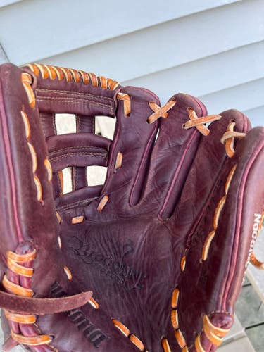 Nokona bloodline 11.75 mitt