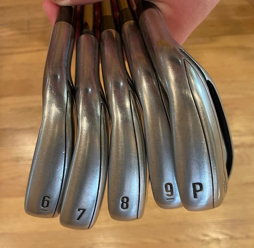 Used Right Handed Senior Flex XR Pro Iron Set