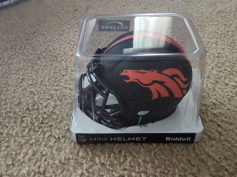 Javonte Williams Signed Denver Broncos Eclipse Mini Helmet With Beckett  Hologram.