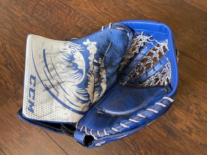 Custom CCM EFLEX 5 Goalie Glove -  600 break