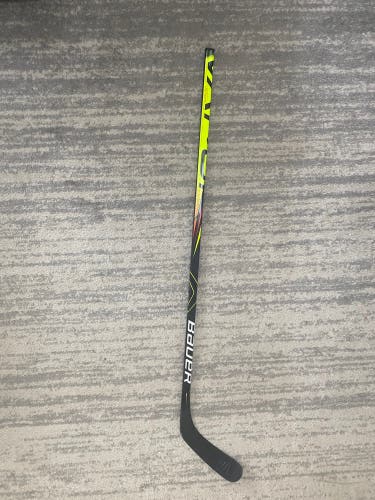 Intermediate Left Hand P92 Vapor X2.7 Hockey Stick