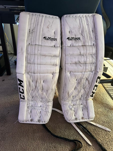 34" CCM Extreme Flex 500 Goalie Leg Pads