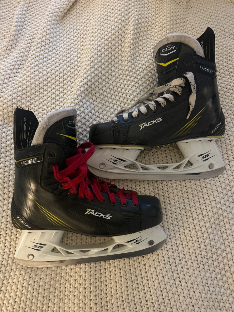 Used CCM Regular Width Size 8 Tacks 4052 Hockey Skates