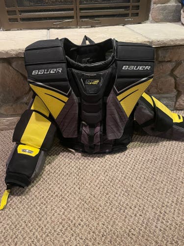 Used Large Bauer  Supreme UltraSonic Goalie Chest Protector