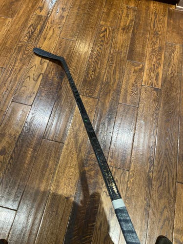 Senior Left Hand P28 Trigger 6 Pro Hockey Stick