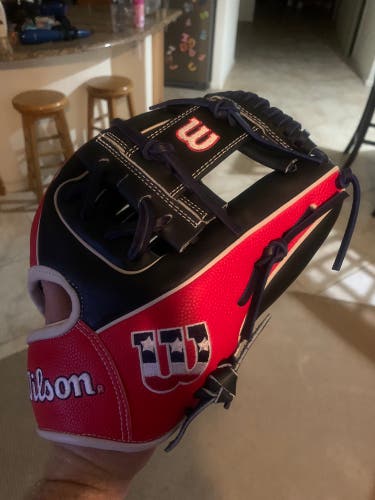 New Infield 11.75" A2000 Baseball Glove