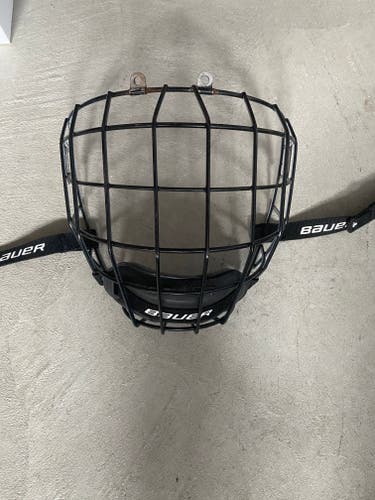 Used Medium Bauer Profile II Facemask Full Cage