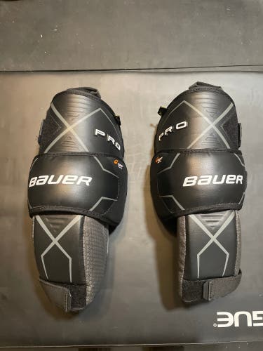 Bauer Pro Goalie Knee Guards