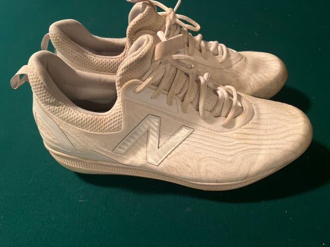White Men's Molded Cleats New Balance Cleats