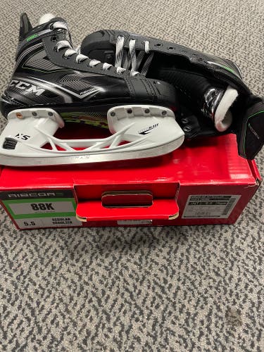 CCM 88K size 5.5 Regular width skate