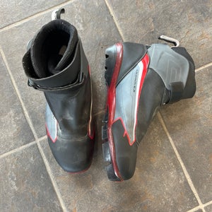 Salomon Escape 7 Pilot Cross Country Ski Boots