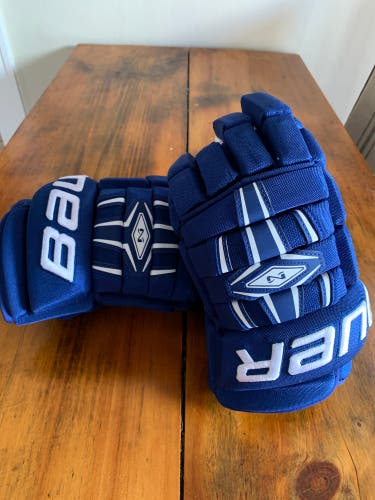 Bauer 14"  Nexus 800 Gloves