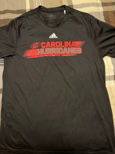 Medium NHL Carolina Hurricanes T-Shirt