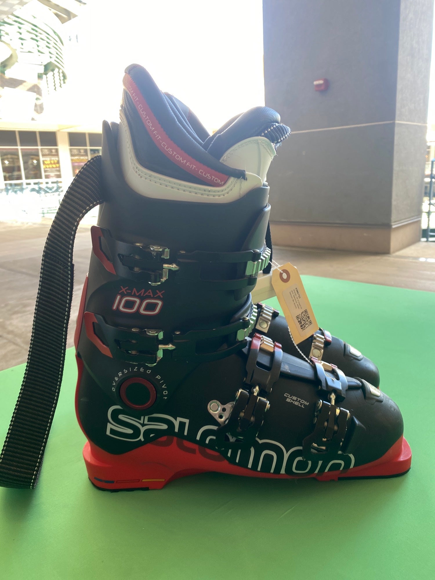 Mondo 28.5 Used Salomon Sensor Ski Boots SidelineSwap