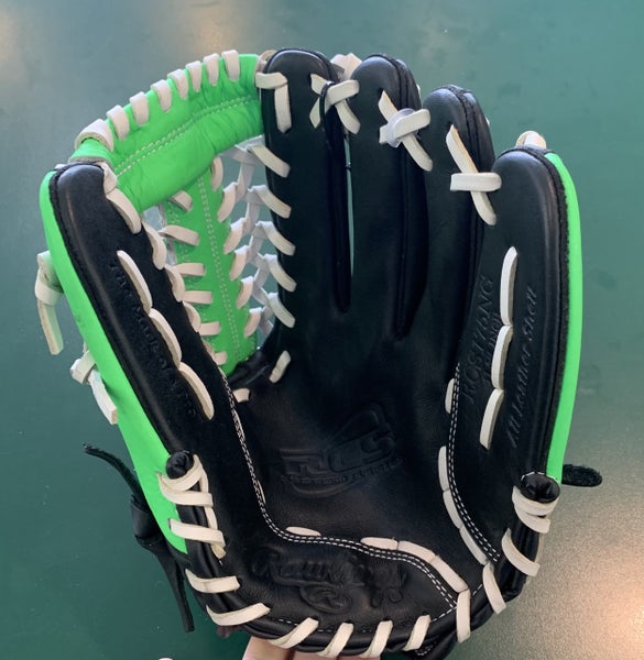 New Rawlings Right Hand Throw RCS Baseball Glove 11.75"