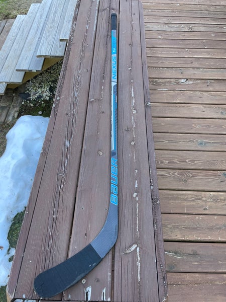Intermediate Right Handed P92 Nexus n2700 Hockey Stick