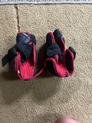 Used Small Bauer  Vapor X100 Elbow Pads