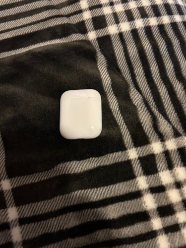 Used Apple Airpods