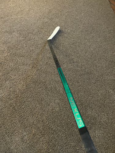 Senior Used Right Handed Bauer Nexus 2N Pro Hockey Stick P92M Pro Stock