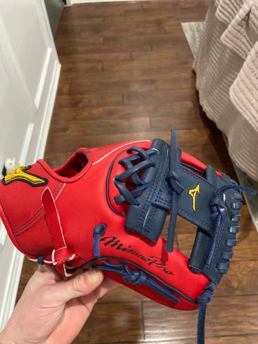 MIZUNO PRO ANDRELTON SIMMONS MODEL GLOVE