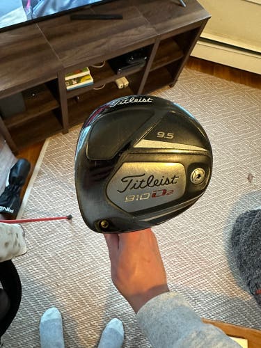 Titleist 910D2 Driver 9.5 Loft (left) Stiff Shaft