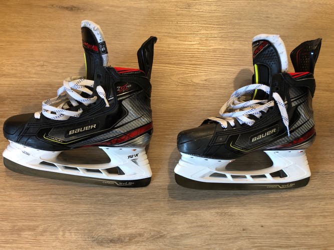 Lightly Used Bauer Vapor 2X Pro Skates 5.5 EE
