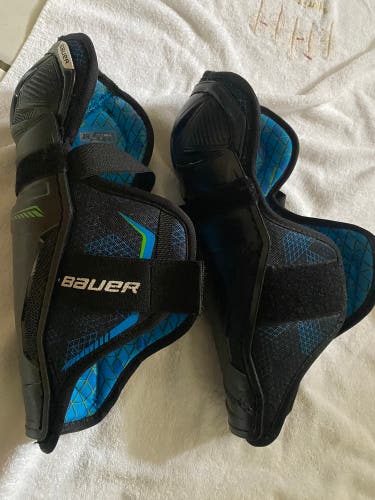 Bauer Shin Pads