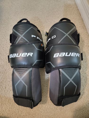 Senior Used Bauer Pro Knee Guards
