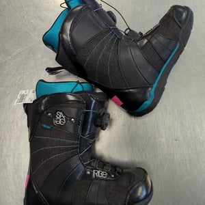 Used Ride Sage Boa Wmns Senior 7 Women's Snowboard Boots