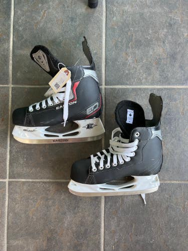 Used Easton Synergy EQ Hockey Skates D&R (Regular) 6.0