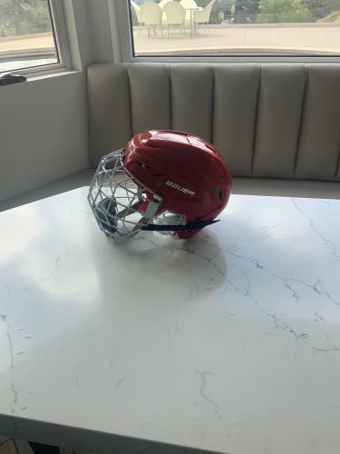 Bauer hyperlite Helmet