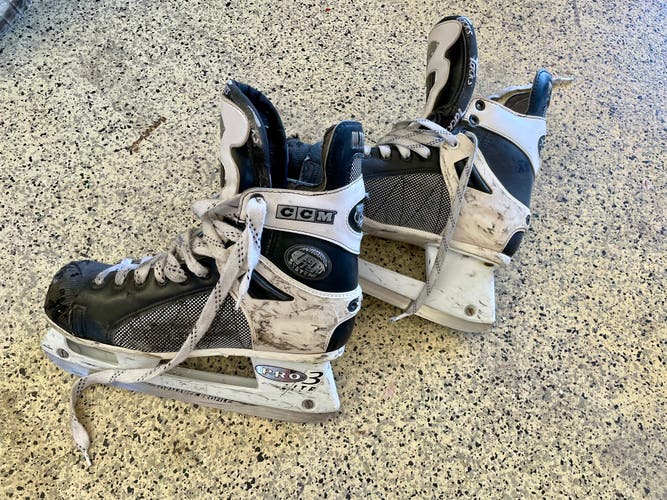 Used CCM Regular Width  Size 9 Ultra Tacks Hockey Skates