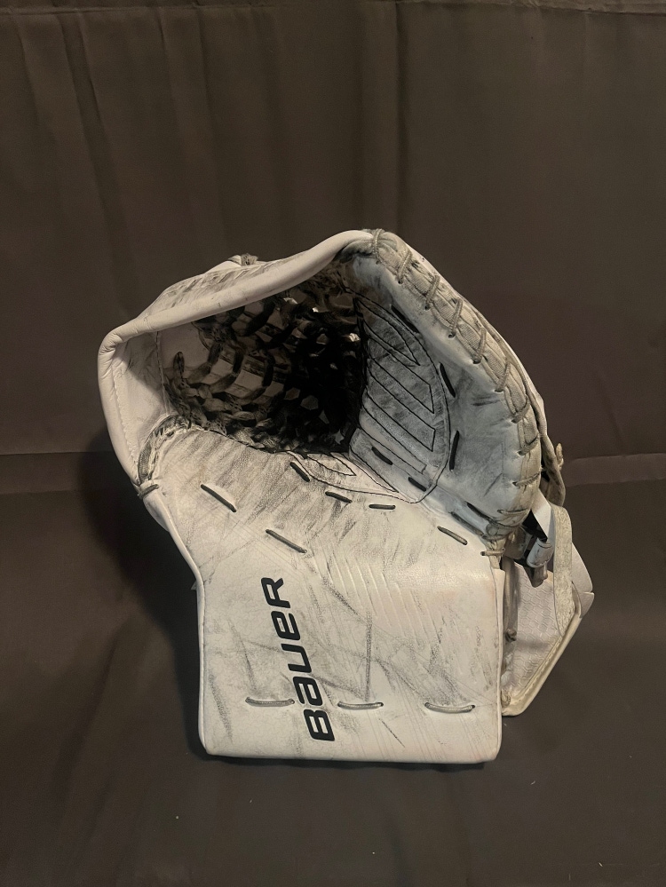 Used Regular Supreme Ultrasonic Goalie Glove