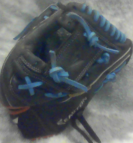 Used Right Hand Throw Easton Infield Game Day Baseball Glove 11.5"