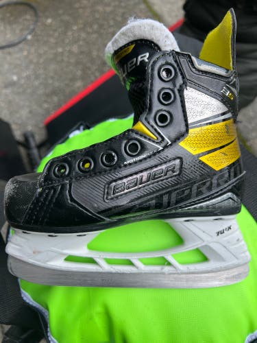 Used Bauer Size 11 Supreme 3S Hockey Skates