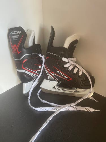 New CCM Size 8 JetSpeed FT340 Hockey Skates