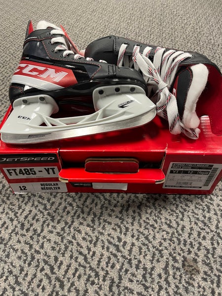 CCM Youth Size 12 Jetspeed FT485 regular width skate