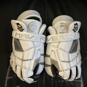 New UCF Knights Maverik M5 Goalie Gloves
