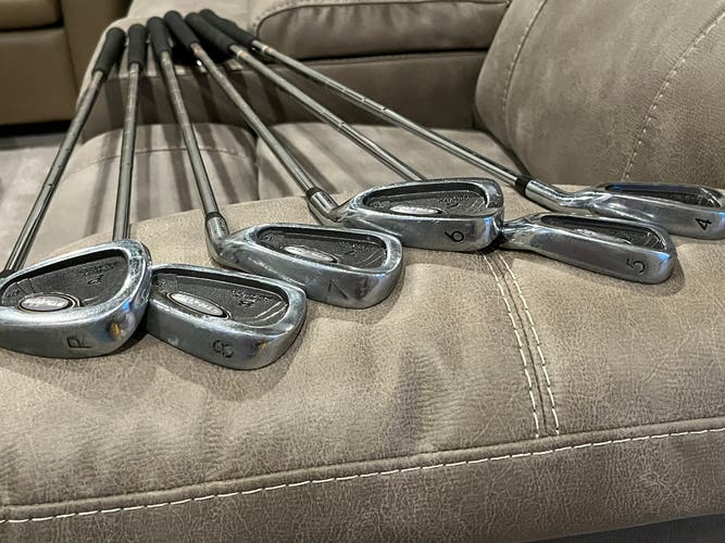 Knight  Stravos Gravity Balanced Irons Set 4-P (no 9)