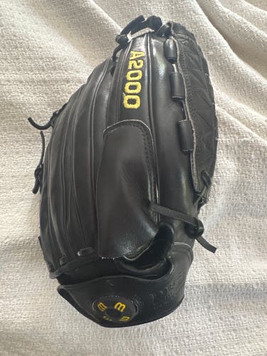 2018 Pitcher's 12.5" A2000 Baseball Glove