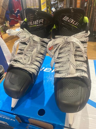 New Bauer Pro Hockey Goalie Skates