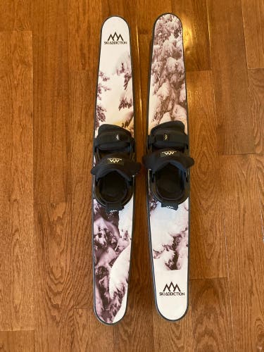 Ski addiction tramp skis