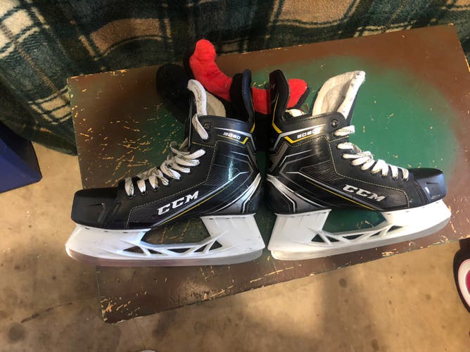CCM 9050 Hockey Skates Size 10