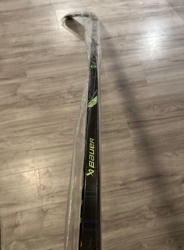 Senior New Right Handed Bauer Ag5nt Hockey Stick P92